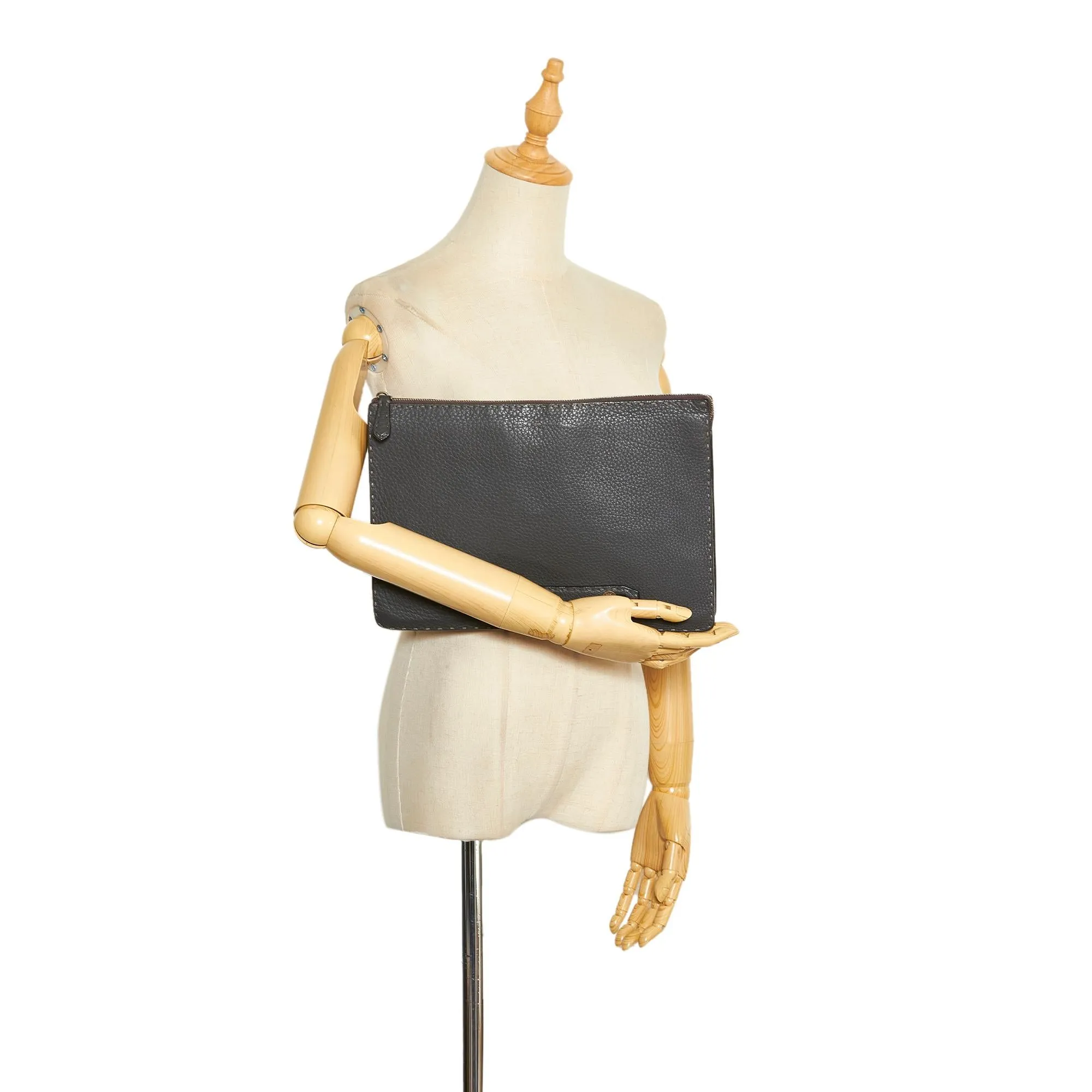 Fendi Selleria Clutch (SHG-OyyJjB)