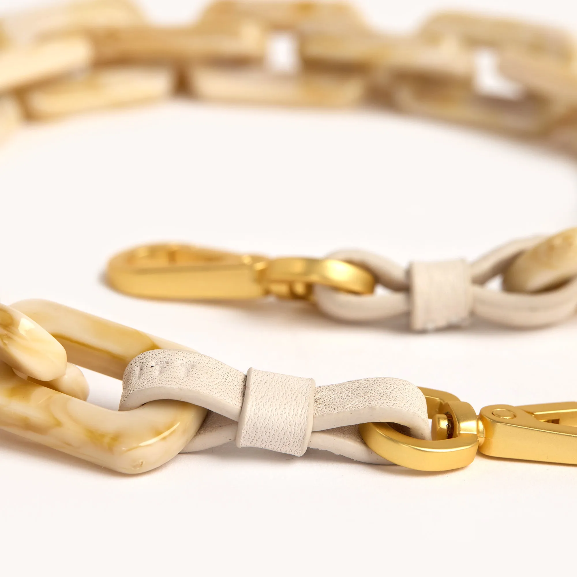 Latte Shoulder Strap | Calla Lily White/Brushed Gold