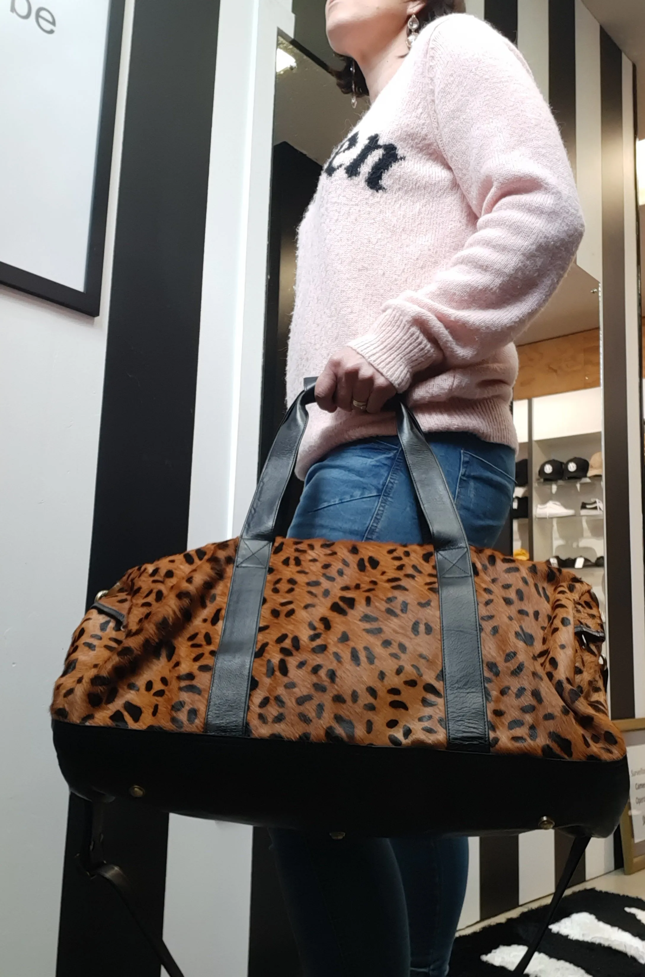 The Design Edge - Overnight/Weekender Leopard Print Bag