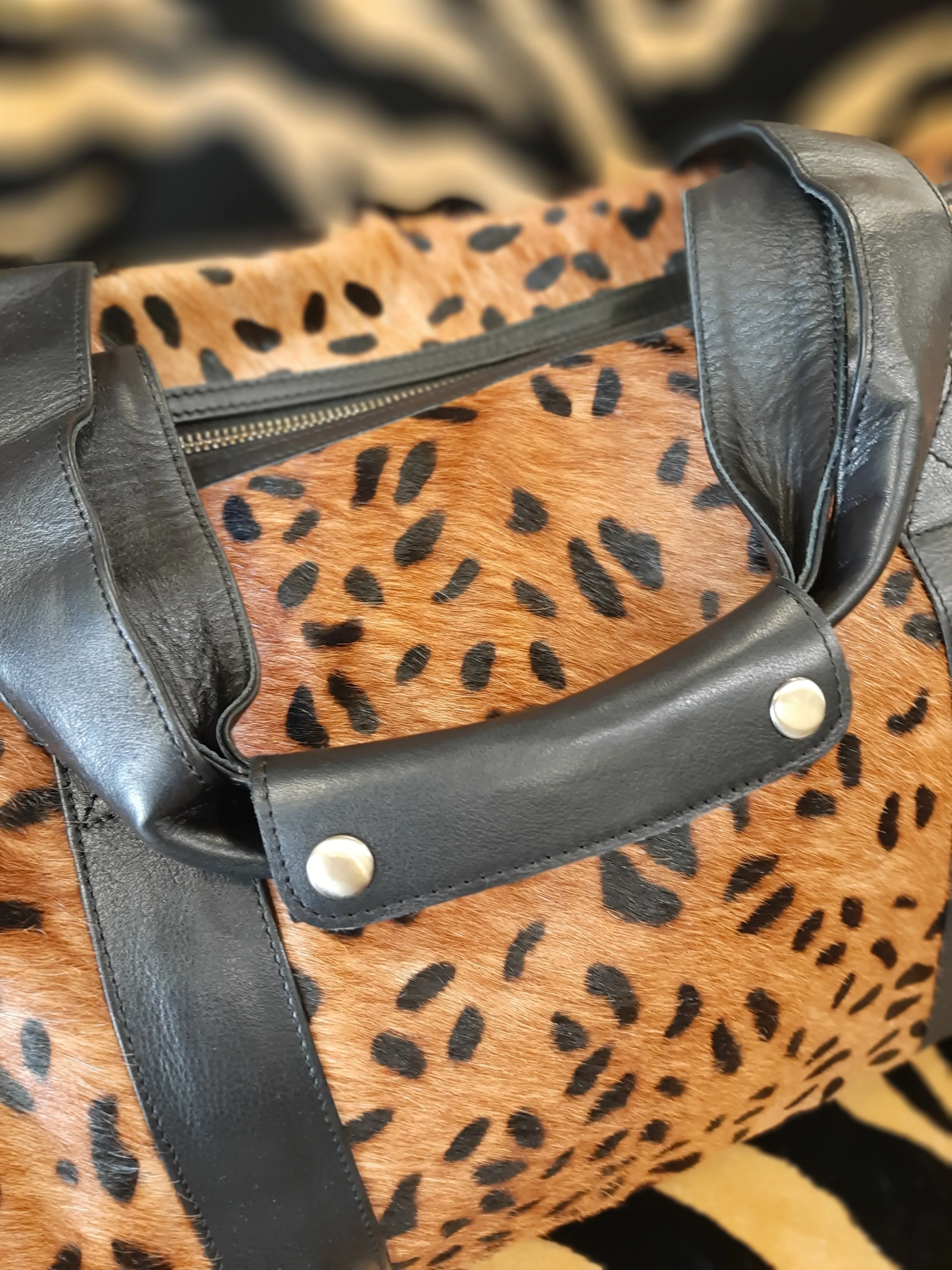 The Design Edge - Overnight/Weekender Leopard Print Bag